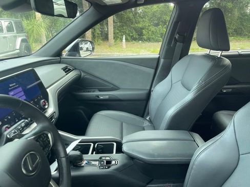 Used 2025 Lexus TX 350 AWD w/ Technology Package image 9