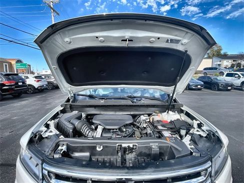 Certified 2021 GMC Acadia SLT w/ Preferred Package image 30