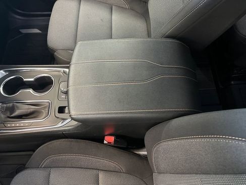Used 2021 Chevrolet Traverse LT FWD image 29