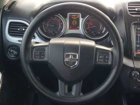 Used 2019 Dodge Journey SE image 22