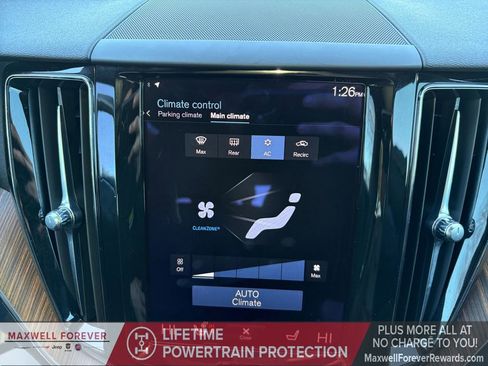 Used 2021 Volvo XC60 T5 Momentum w/ Premium Package image 4