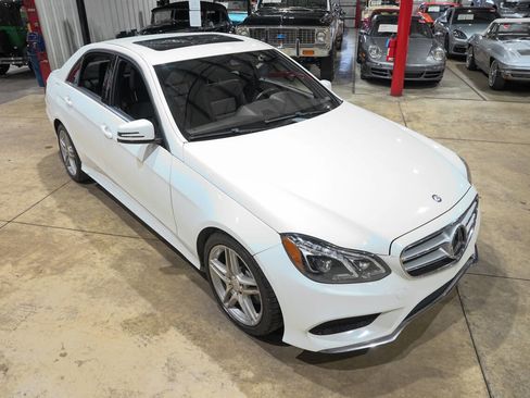 Used 2014 Mercedes-Benz E 350 E 350 Luxury 4MATIC AWD 4dr Se image 14