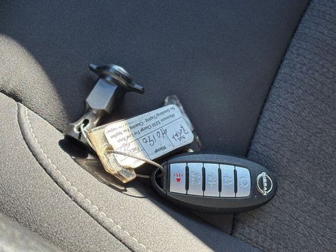 Used 2025 Nissan Altima 2.5 SV image 21