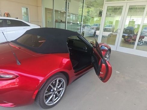 Used 2023 MAZDA MX-5 Miata Grand Touring w/ Weather Package RWD image 5