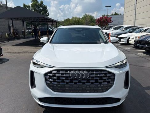 Certified 2025 Audi Q5 Premium w/ Convenience Package AWD/4WD image 2