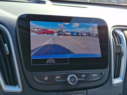 Used 2023 Chevrolet Malibu LT FWD image 16