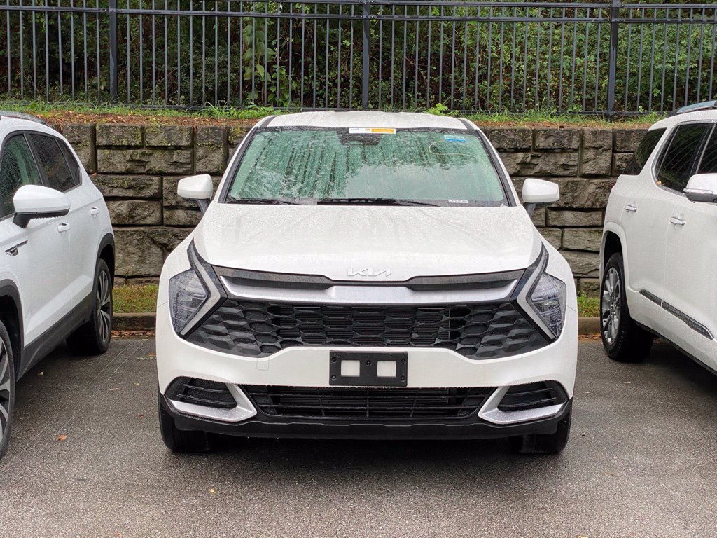 Used 2025 Kia Sportage LX AWD/4WD image 2