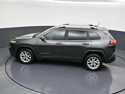 Used 2016 Jeep Cherokee Latitude image 18