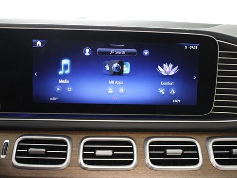 Certified 2025 Mercedes-Benz GLS 450 4MATIC image 36