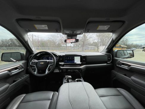 Used 2025 Chevrolet Silverado 1500 LT image 33