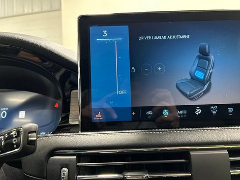 Certified 2025 Lincoln Corsair FWD image 22