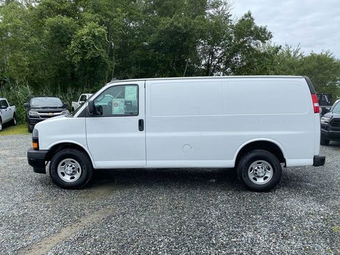 Used 2021 Chevrolet Express 2500 image 9