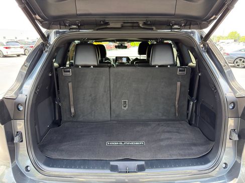 Used 2021 Toyota Highlander XSE AWD/4WD image 29