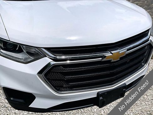 Used 2021 Chevrolet Traverse LS AWD/4WD image 23
