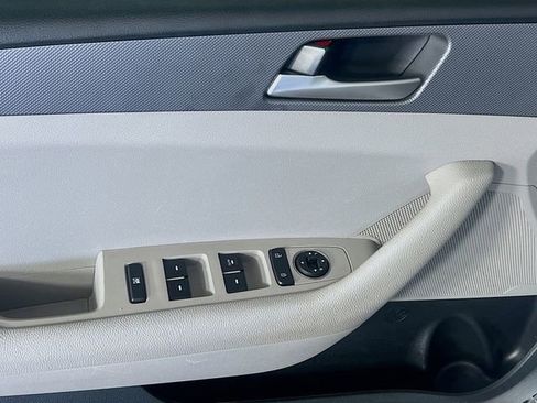 Used 2019 Hyundai Sonata SE FWD image 12