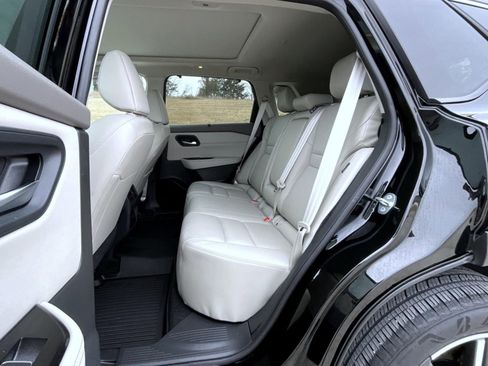 Used 2023 Nissan Rogue SL w/ SL Premium Package image 20