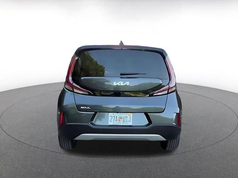 Used 2025 Kia Soul LX w/ LX Technology Package FWD image 9