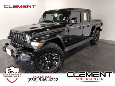 Used 2021 Jeep Gladiator Overland image 1