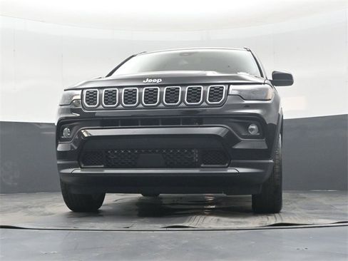 New 2026 Jeep Compass Latitude w/ Mopar Graphics Package image 44