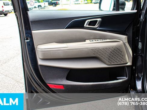 Used 2025 Kia Carnival FWD image 39