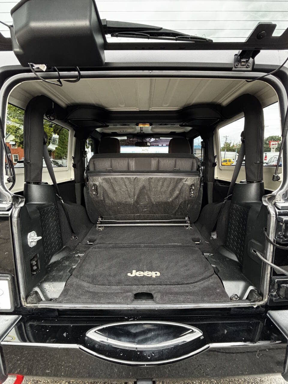 Used 2017 Jeep Wrangler Rubicon w/ Power Convenience Group AWD/4WD image 13