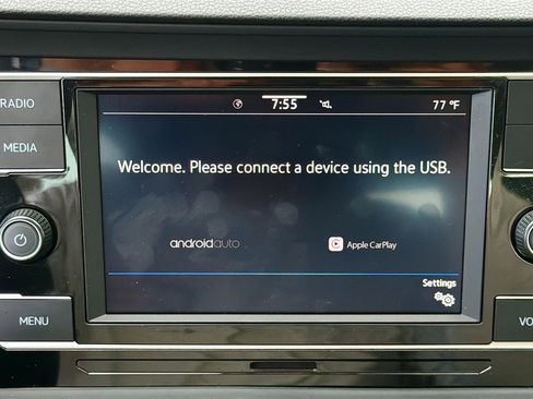 Used 2024 Volkswagen Jetta SE w/ Panoramic Sunroof Package FWD image 29