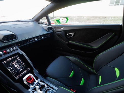 Used 2023 Lamborghini Huracan Tecnica image 36