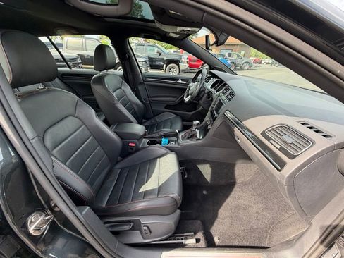 Used 2017 Volkswagen GTI SE FWD image 25