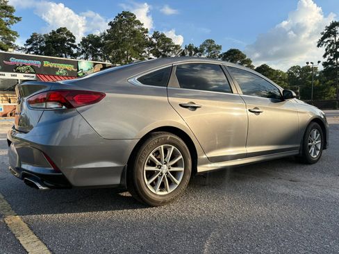 Used 2019 Hyundai Sonata SE w/ Winter Weather Package FWD image 12