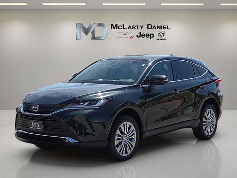 Used 2024 Toyota Venza Limited AWD/4WD image 2