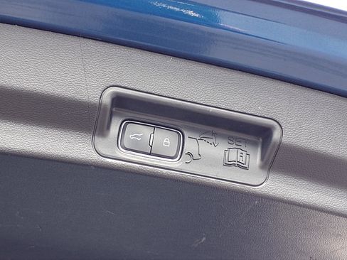 Used 2021 Ford Explorer XLT w/ Equipment Group 202A image 23