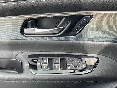 New 2025 Nissan Murano SL image 11