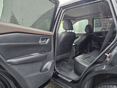 Certified 2023 Nissan Rogue SL w/ SL Premium Package image 12