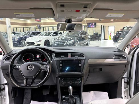 Used 2018 Volkswagen Tiguan SEL image 19
