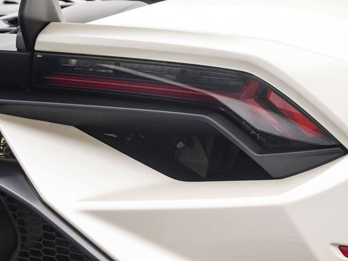 Used 2023 Lamborghini Huracan Tecnica image 21
