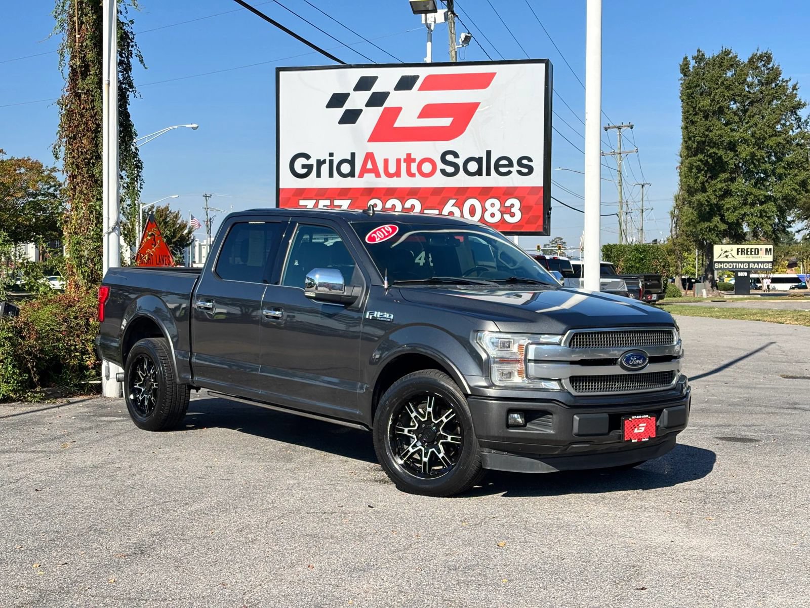 Used 2019 Ford F150 Platinum RWD image 1