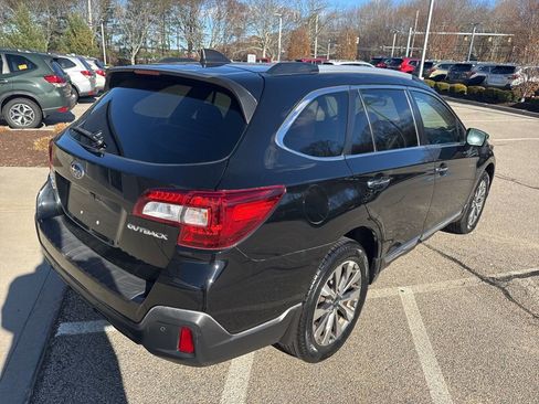 Used 2019 Subaru Outback 2.5i Touring image 2