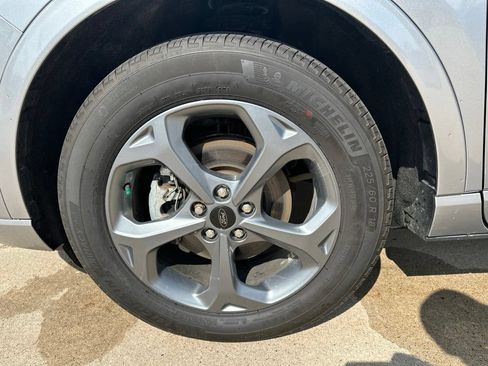 Used 2023 Ford Escape ST-Line w/ Tech Pack #1 AWD/4WD image 9