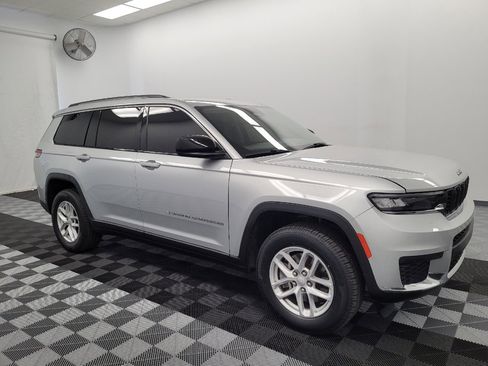 Used 2023 Jeep Grand Cherokee L Laredo AWD/4WD image 11