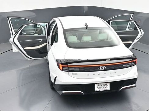 Used 2025 Hyundai Sonata SEL FWD image 44