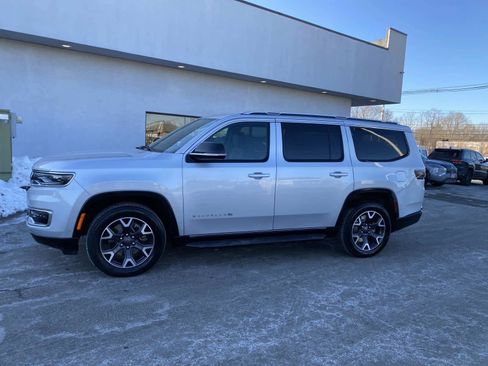 Certified 2024 Jeep Wagoneer Series III image 9