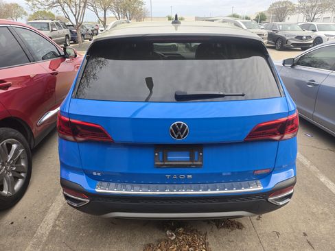 Used 2024 Volkswagen Taos SE image 6
