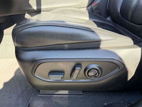 Used 2022 Jeep Grand Cherokee Limited 4xe image 23