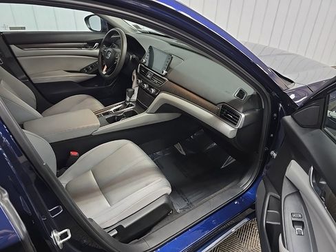 Used 2018 Honda Accord EX image 16