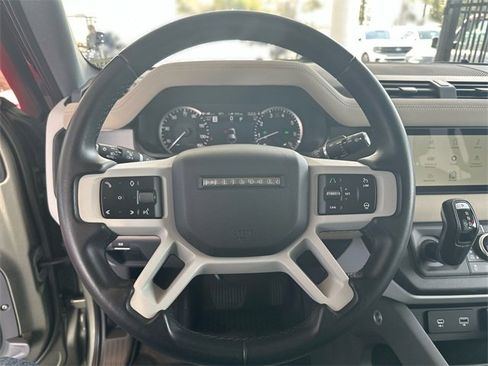 Used 2023 Land Rover Defender 110 SE image 15