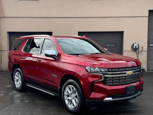 Used 2024 Chevrolet Tahoe Premier image 3