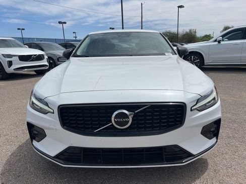 Used 2024 Volvo S60 B5 Core image 8