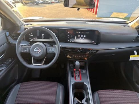 New 2026 Nissan Kicks SR w/ SR Premium Package FWD image 10