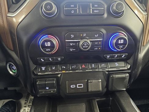 Used 2023 Chevrolet Silverado 3500 High Country w/ Z71 Off-Road Package AWD/4WD image 23