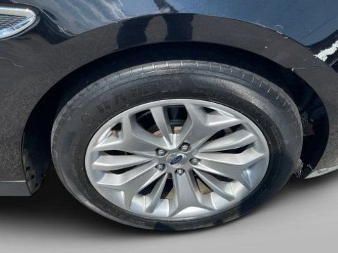 Used 2018 Ford Taurus Limited FWD image 7